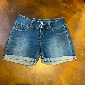 Signature studio jean shorts